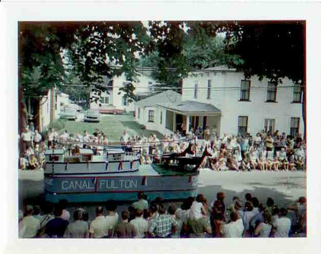 File:1970s old canal days parade boat jaycess.jpg