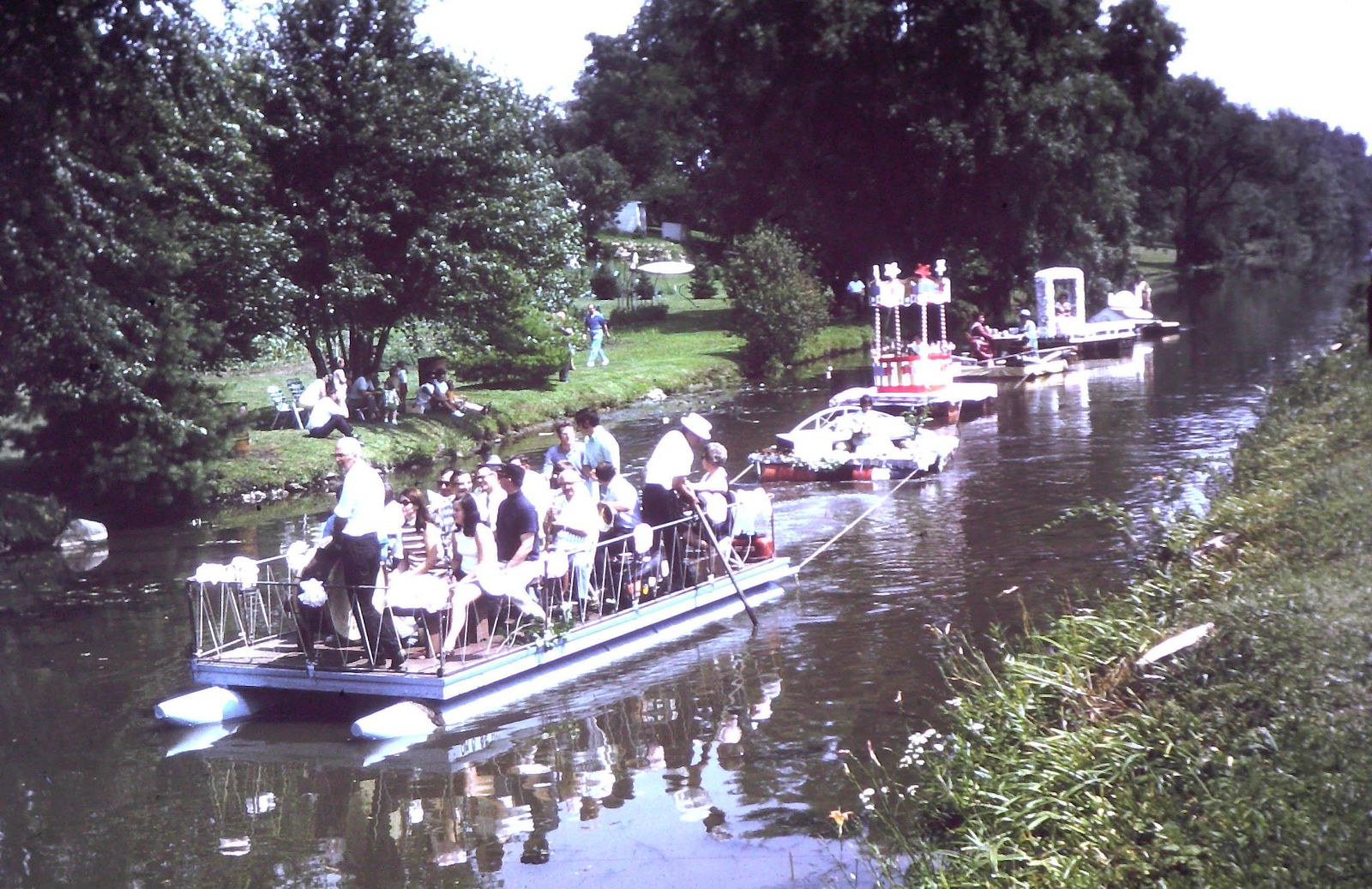 FileUndated Canal Days Float Parade.jpg Canal Fulton Memory Project